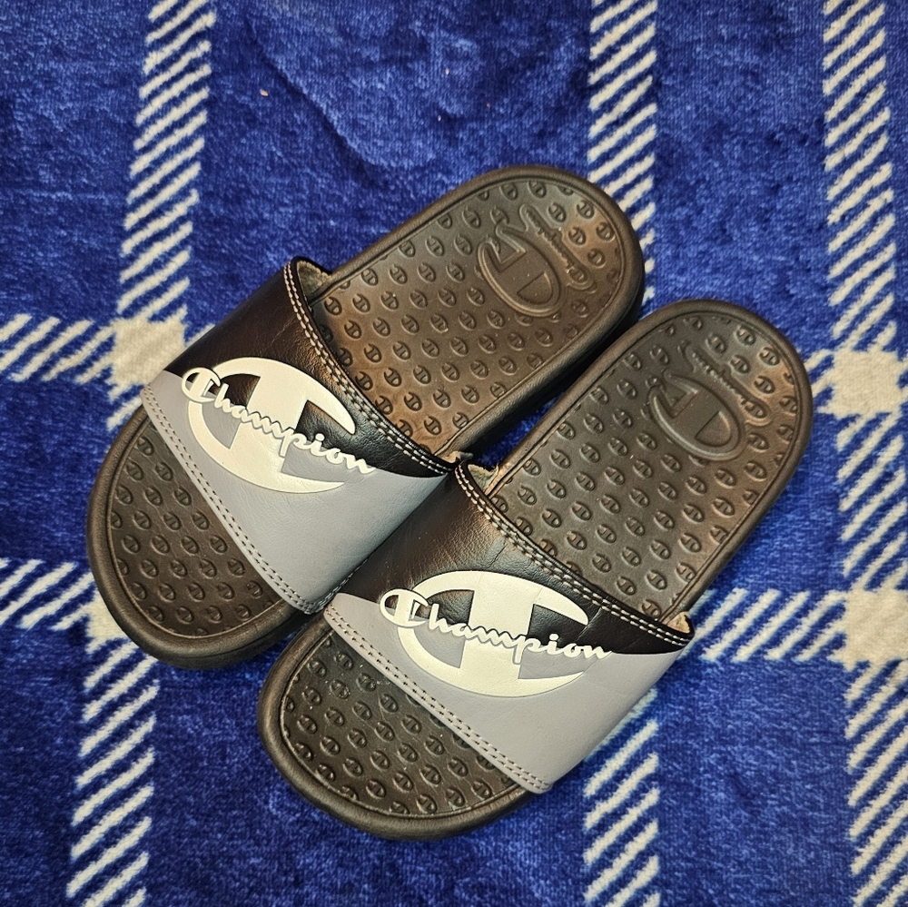 Preloved Champion Slides Size 12C